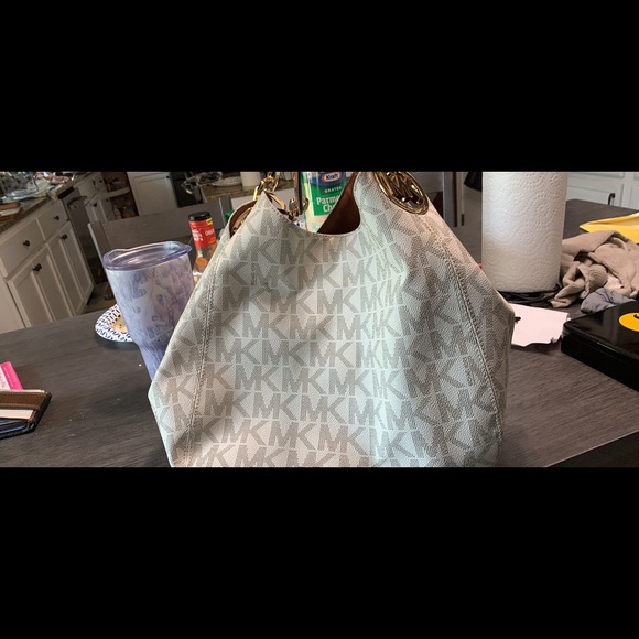 Michael Kors Handbags - Michael Kors purse